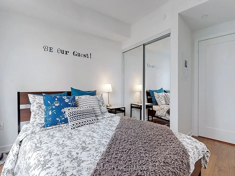 10 York St #2203 — Photo 25