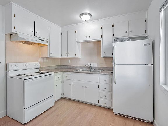 2nd image of 550 Troy Dr #3