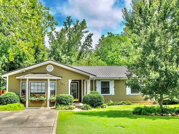 107 Hickory Nut Cir, Dothan, AL 36301