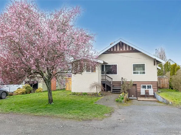 3074 Earl Grey St, Saanich, BC V9A 1W7