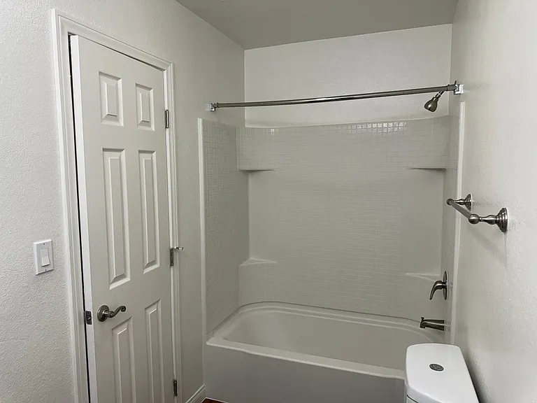 Beachwood Apartments — Photo 55