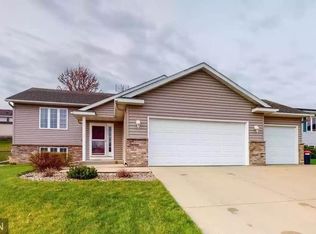 4708 Manor Brook Dr NW, Rochester, MN 55901