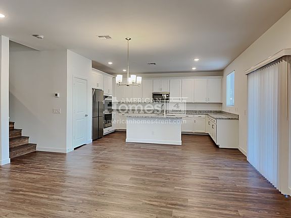 4th image of 4219 S 105th Dr