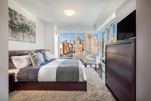 Sold by Berkshire Hathaway HomeServices New York Properties | media 14