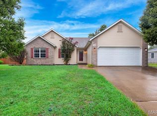 904 Woodland Dr, Maryville, IL 62062