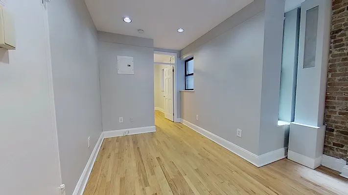 Rented by Compass | media 24