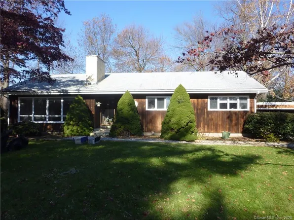 17 Skytop Dr, Norwalk, CT 06855