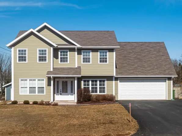 12 Gardiner Dr, Charlottetown, PE C1E 0J6