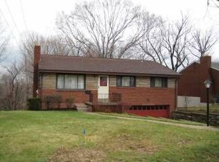 4825 S Emblem Dr, Pittsburgh, PA 15236