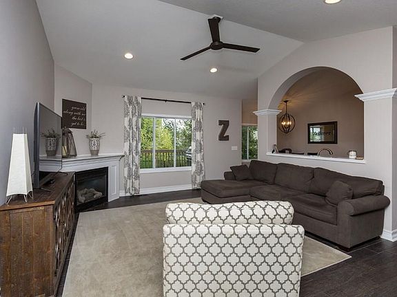 2nd image of 385 SE Sagewood Cir