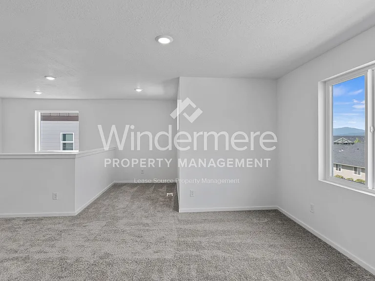 2749 N Talon Ln — Photo 2