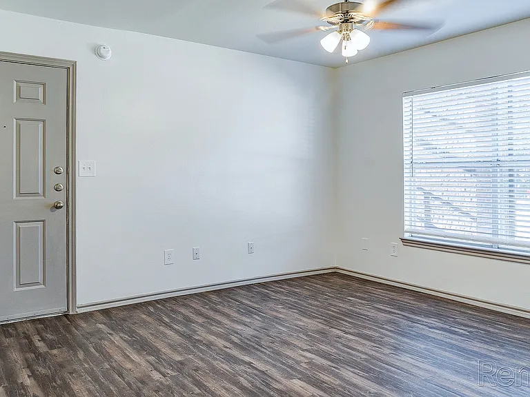 McKinney Park Apartments — Photo 10