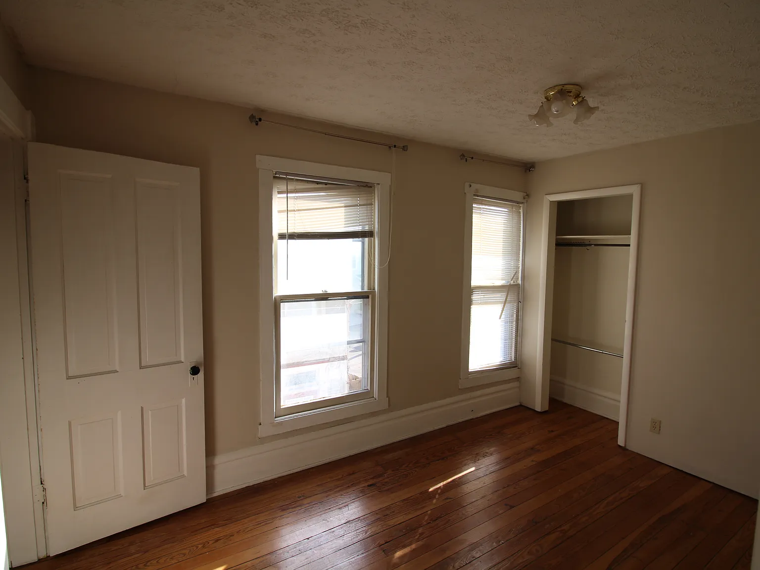 2 bed, $1,200 — Photo 3