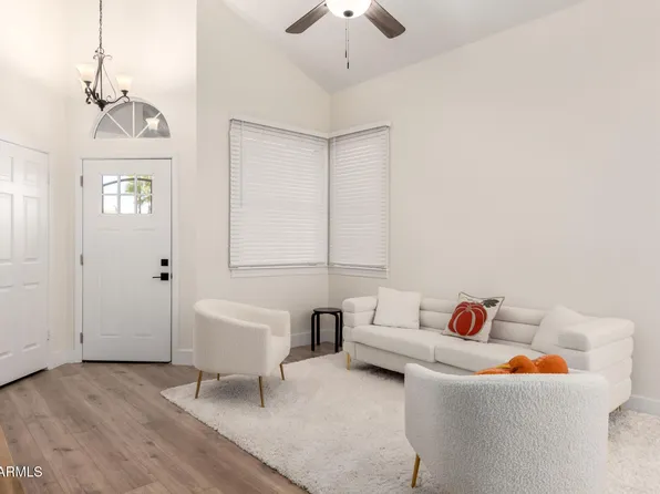 7702 W PIUTE Avenue, Glendale, AZ 85308