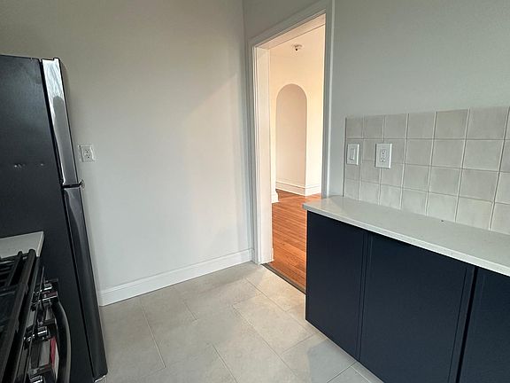 2nd image of 48 Trumbull St APT 3