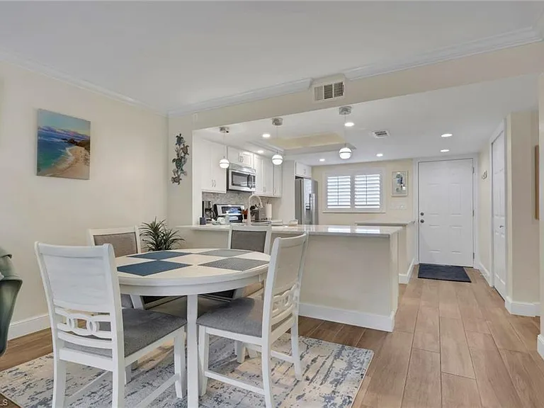 134 Cypress Way E #305 — Photo 6