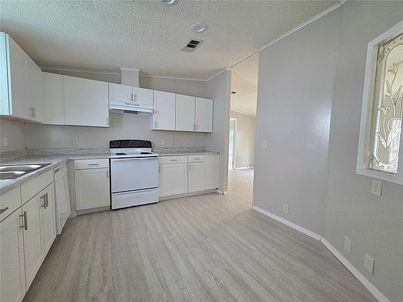 5th image of 2253 & 2249 Golfview St