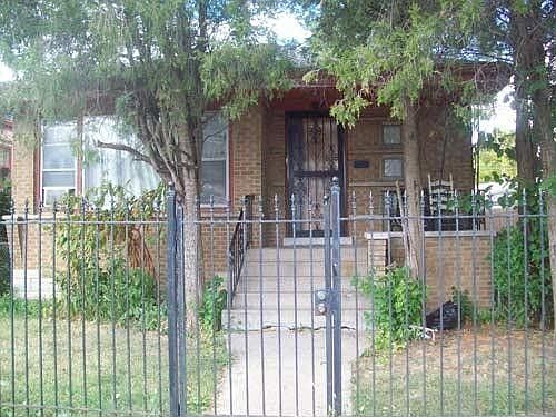 2nd image of 6620 S Damen Ave