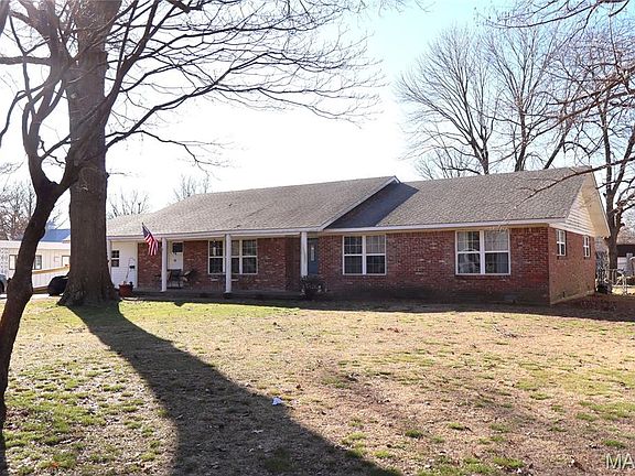 4th image of 405 Stokes Blvd