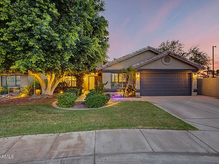 3040 S Rosemary Dr — Photo 2