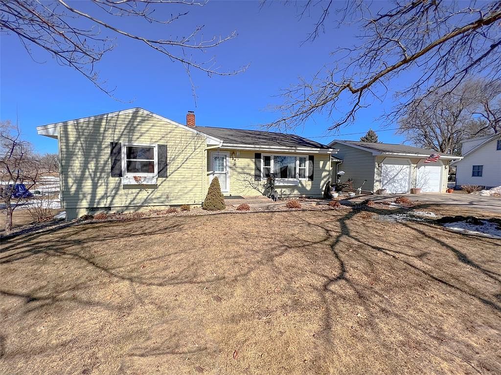 143 Green St, Center Point, IA 52213 Zillow