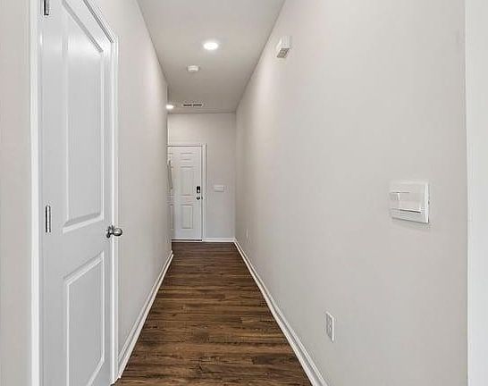 4th image of 48 Sunriff Ct