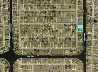 3927 SW 17th Place Cpe, Coral, FL 33914