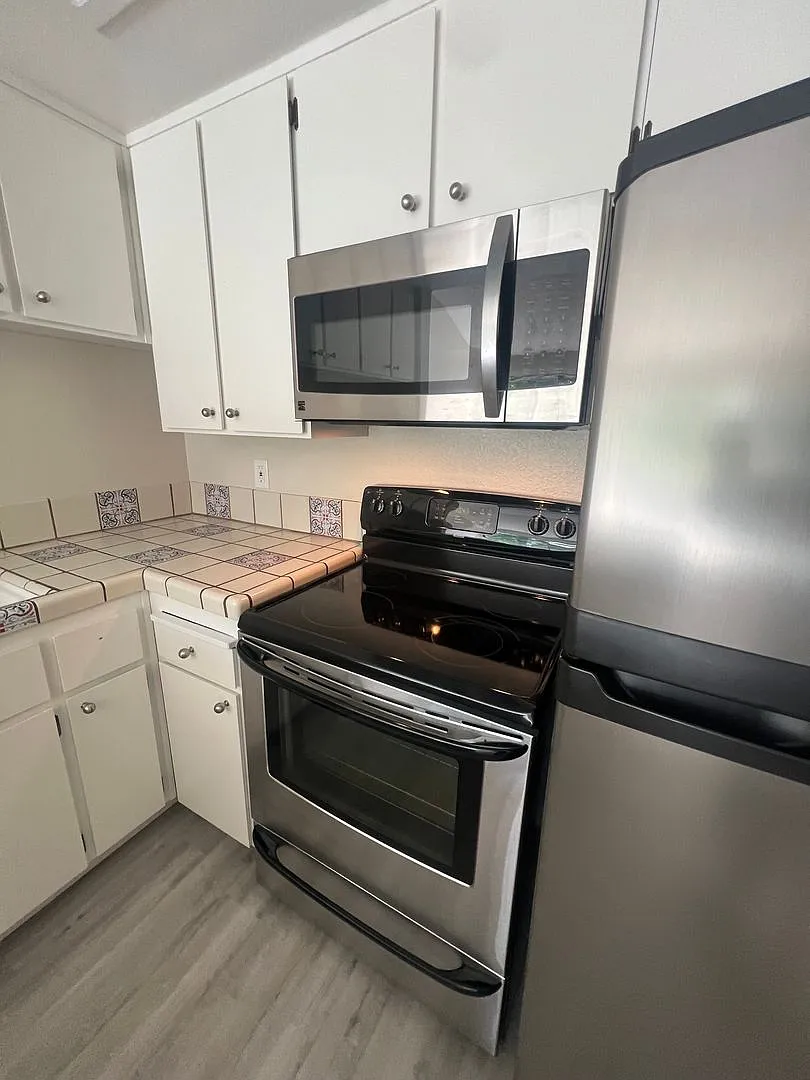 2407 Jubilee Ln photo 1