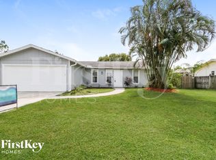 462 SE Streamlet Ave, Port Saint Lucie, FL 34983