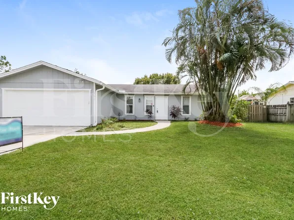 462 SE Streamlet Ave, Port Saint Lucie, FL 34983