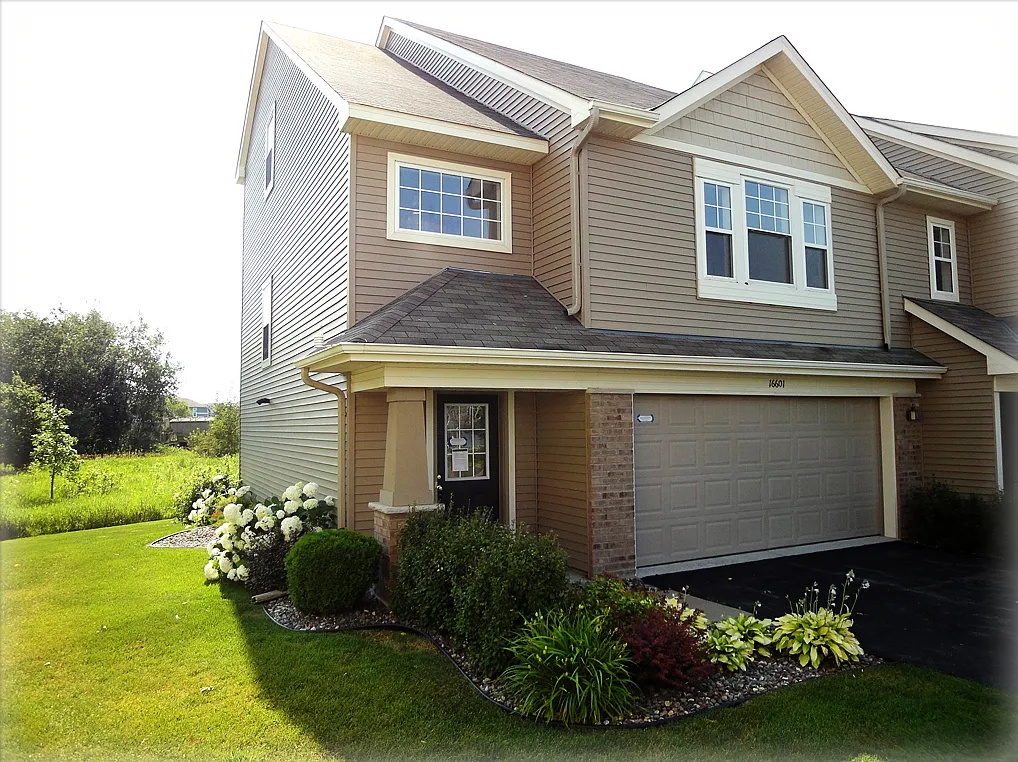 3 bed, 2146 sqft, $2,650 — Photo 1