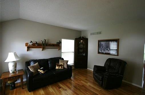 4th image of 6519 N Fisk Ct