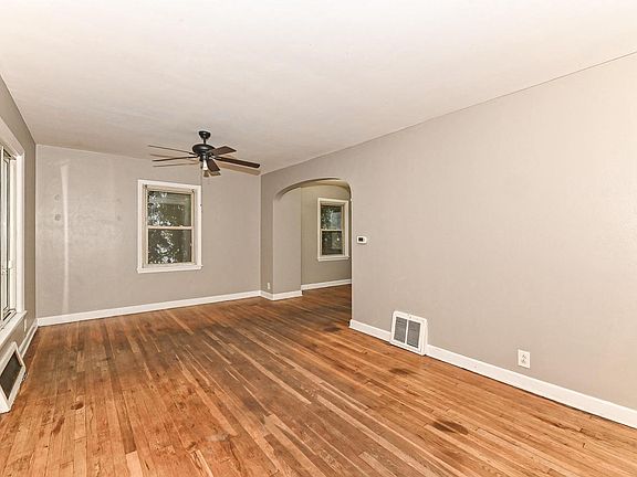 4th image of 1018 E Wilbur AVENUE