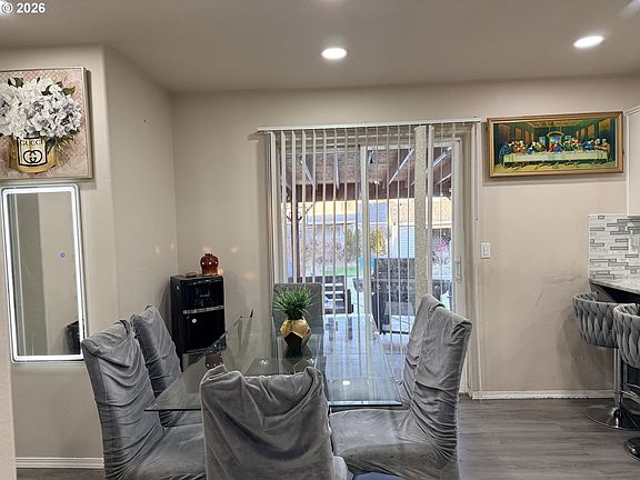 4th image of 1115 E Hurlburt Ave