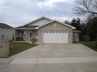7520 Harvest Dr, Schererville, IN 46375