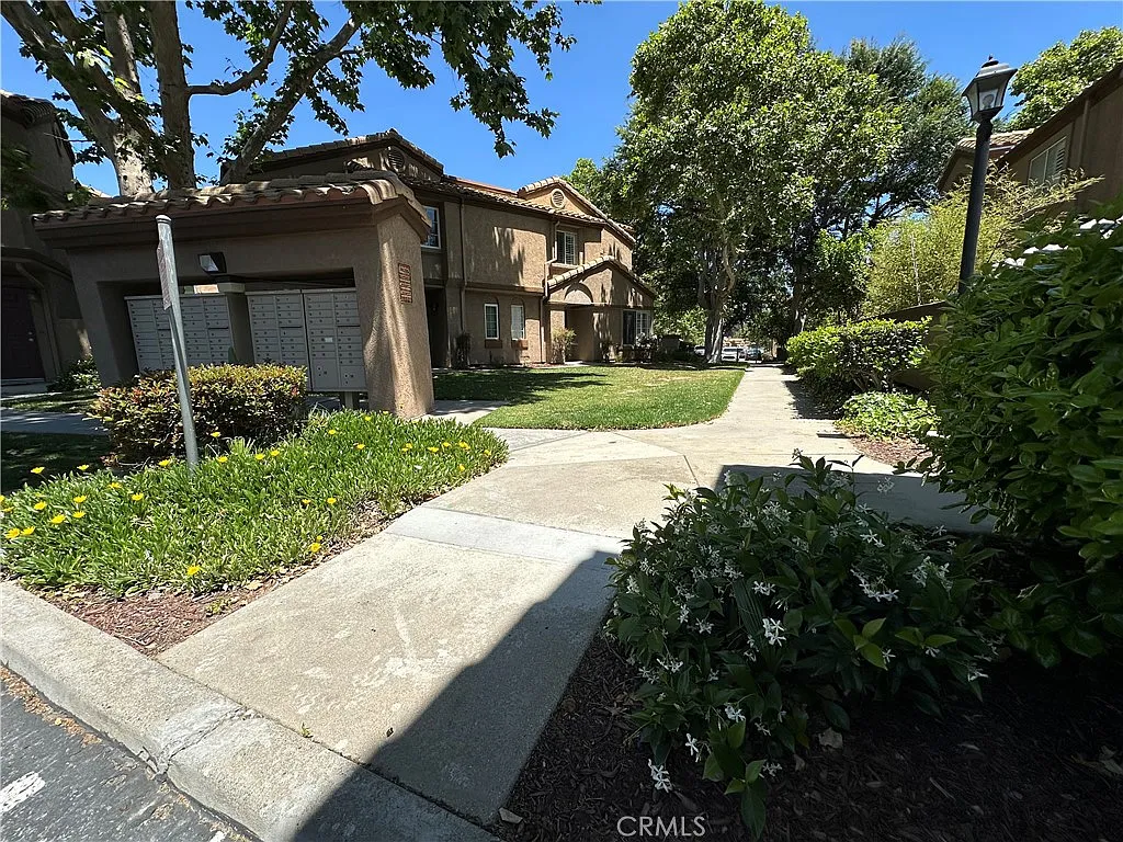 2 bed, 2.5 bath, 1152 sqft, $3,000 — Photo 3