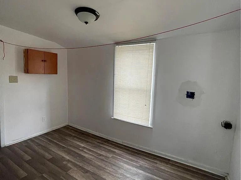 551 Sumner Ct — Photo 7