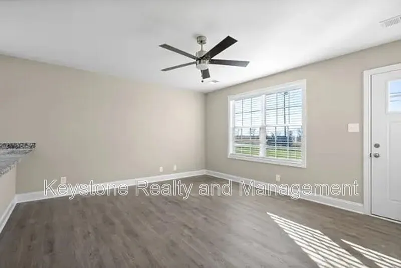 2 bed, 2.0 bath, 1244 sqft, $1,250 — Photo 3