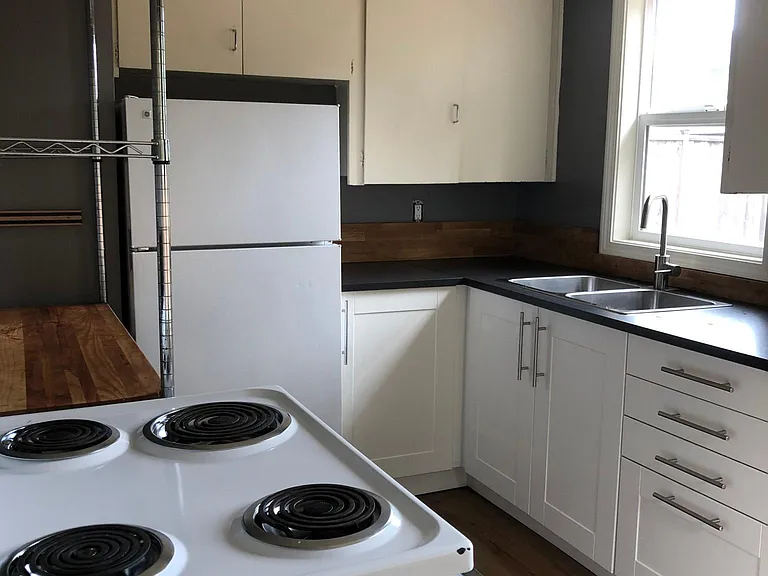 Eat-in kitchen