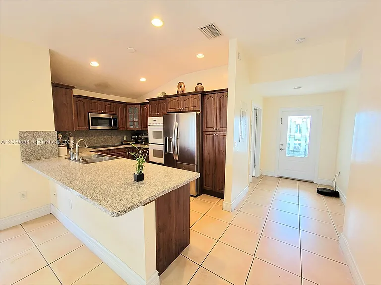 5267 NW 186th Ln — Photo 17