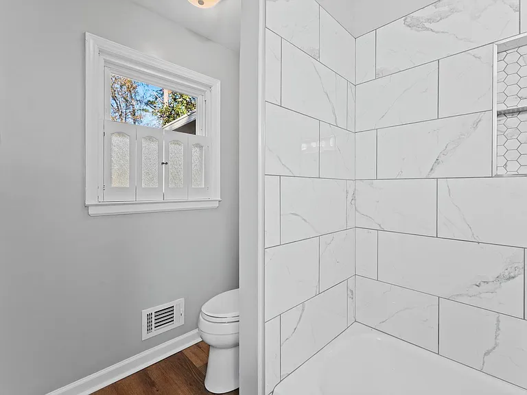 1115 Gardendale Dr — Photo 18