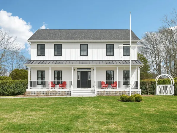 38 Baycrest Avenue, Westhampton, NY 11977