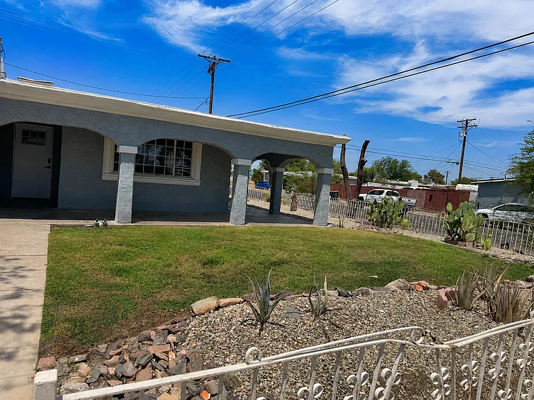 606 Smoketree Dr — Photo 3
