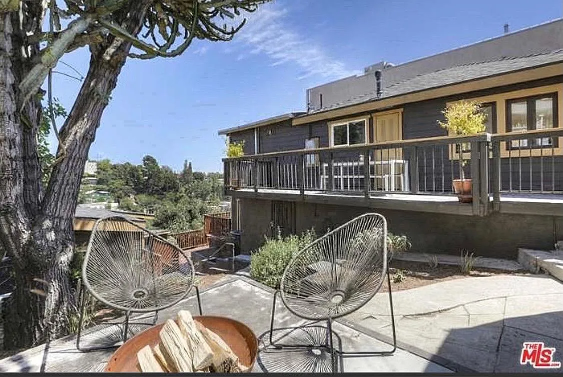 2 bed, 2.5 bath, 1552 sqft, $7,900 — Photo 1