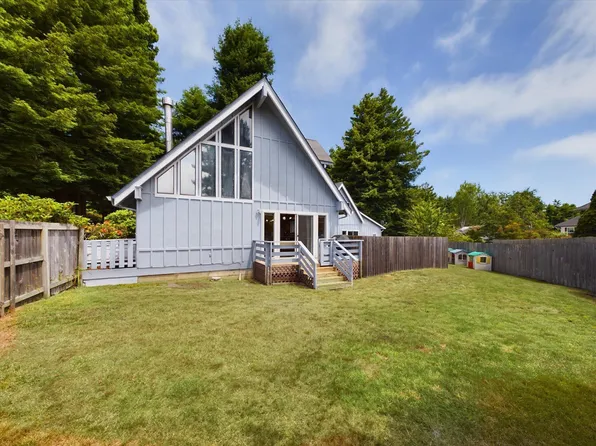 4865 Hidden Meadows Ln, Eureka, CA 95503