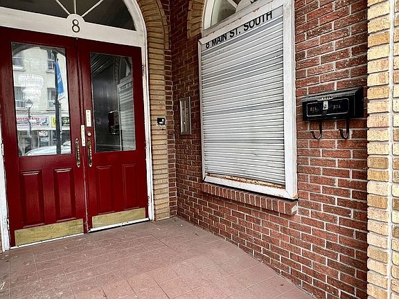 2nd image of 8 Main St S #202