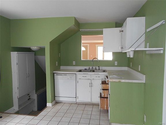 5th image of 138 Maplewood Ave