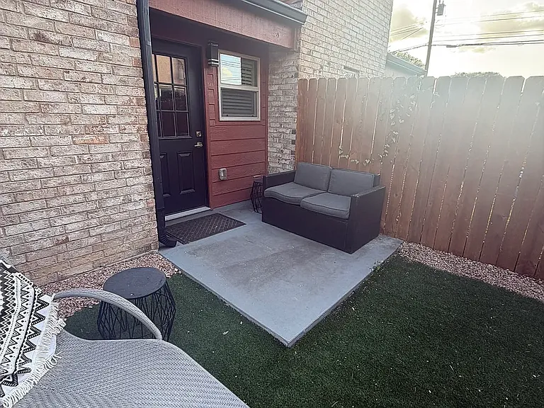 2718 Old Field Dr #302 — Photo 17