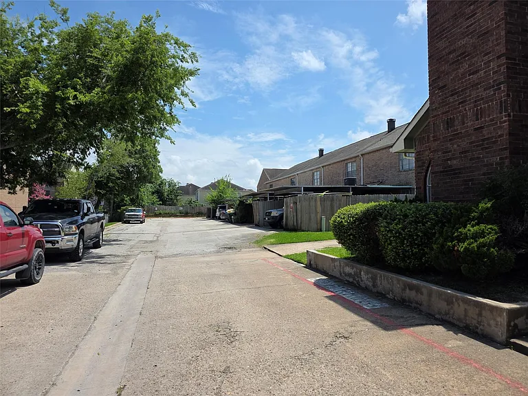 67 E Park West Dr — Photo 3