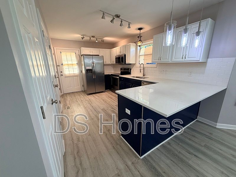 1st image of 1028 Kent St